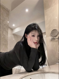 別被高冷騙了！希希 24 歲：外在是距離，內在是讓你欲罷不能的熱情
