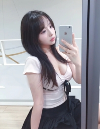 160cm/45kg/D杯：軟嫩雙峰手感超滿分，最愛深情舌吻與親密互動