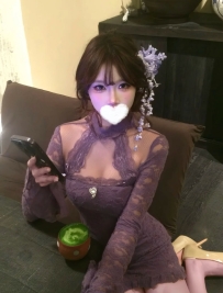 挑逗女王香香：25 歲的火辣熱情，超絕 BJ 技巧讓你欲罷不能