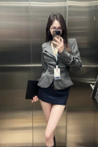 【台北】知性眼鏡妹 Ann：眼鏡一摘，帶你見識什麼叫壞壞女王