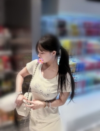 21歲乖乖牌馬尾妹，用最認真的神情、最溫柔的節奏伺候你