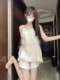 極纖細美腿：19 歲青春爆棚現在約